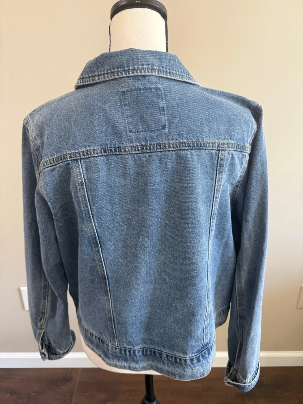 Bagatelle Collection Light Blue Women's Classic Denim Jean Jacket Size Large